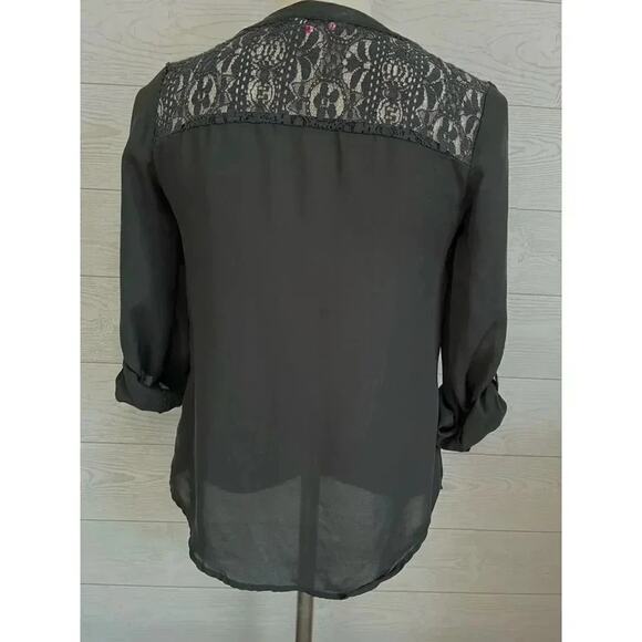 Candie’s semi-sheer black roll tab blouse Size Small - Picture 3 of 7